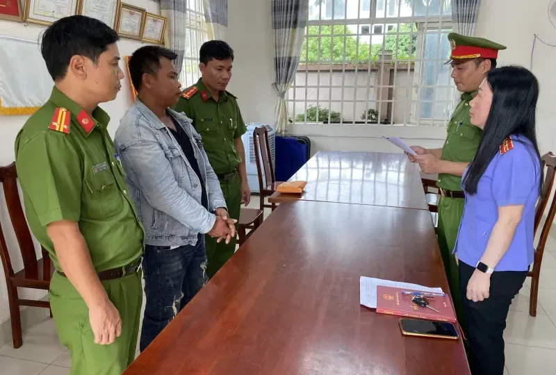 Tạm giam 4 đối tượng tháo và nhận giữ thiết bị giám sát hành trình tàu cá