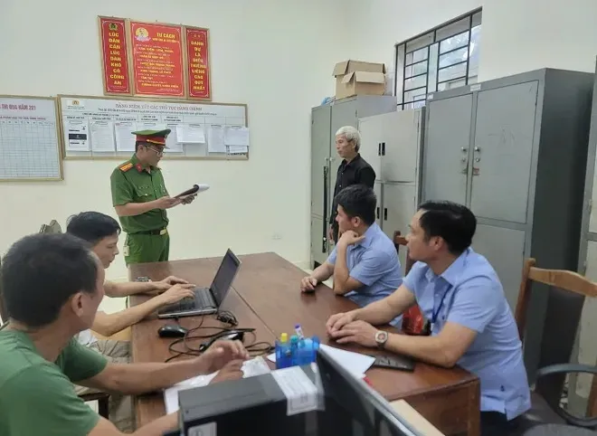 Khởi tố đối tượng dùng dao chém vợ, em trai và em dâu