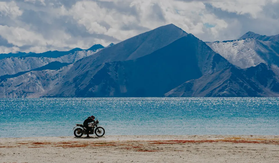 Ngây ngất trước vẻ đẹp của vùng đất thiêng trên dãy Himalaya qua chùm ảnh của nhiếp ảnh gia Việt