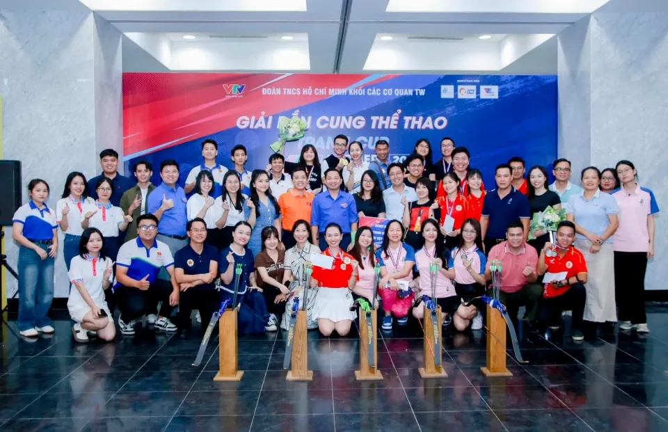 Thanh niên tranh tài tại giải Bắn cung thể thao VTV Archery 2024