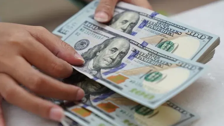 Giá USD tăng trở lại mốc 25.000 VND/USD