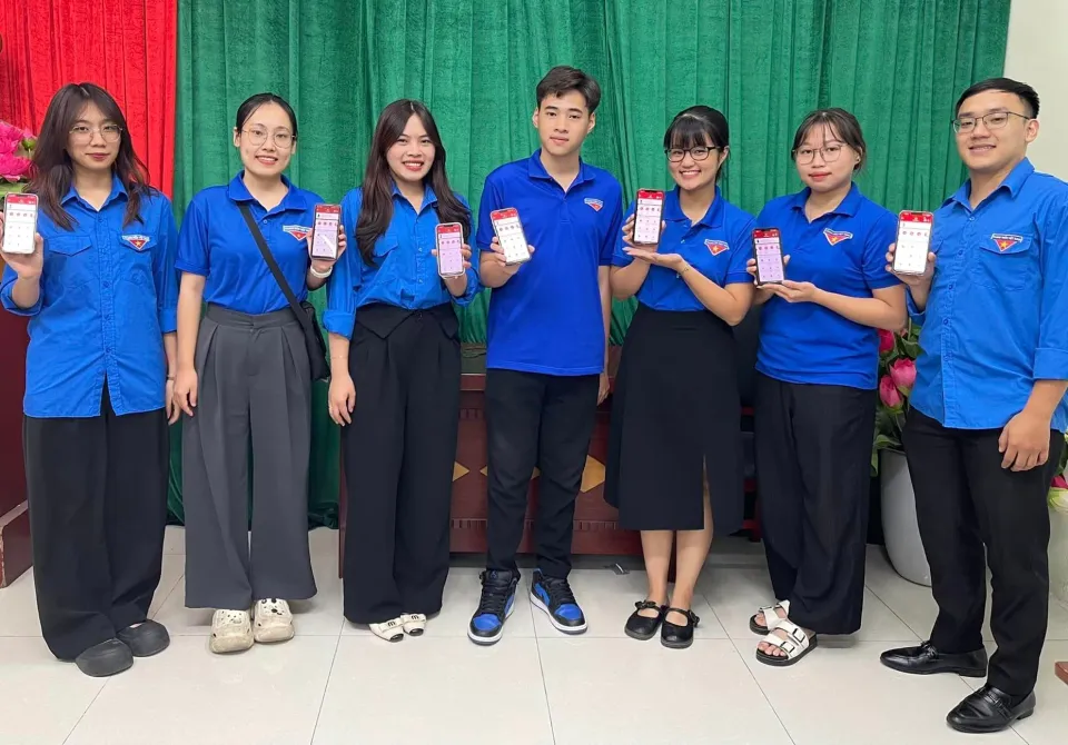 Thanh niên hưởng ứng Ngày Chuyển đổi số quốc gia