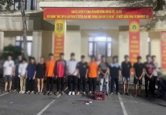 Bắt 8 thanh niên đi xe máy mang dao, kiếm, lạng lách, gây rối trật tự công cộng