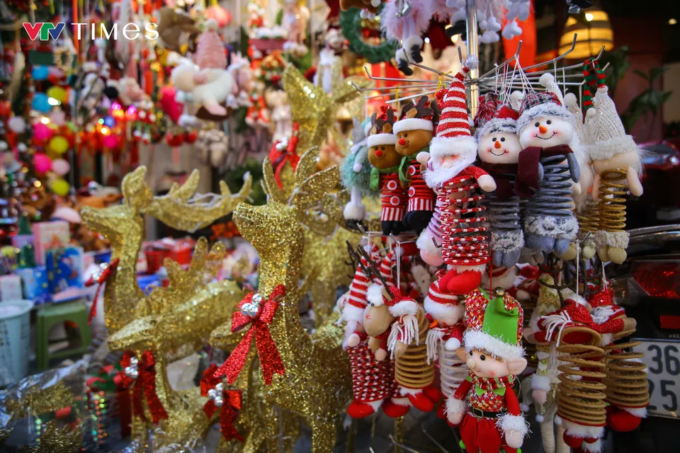 Phố Hàng Mã lung linh, rực rỡ đón Noel
