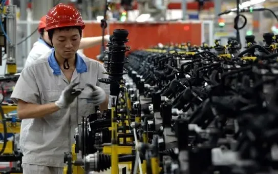 Trung Quốc: Ngành công nghiệp tăng trưởng trở lại trong bối cảnh thuế quan bủa vây