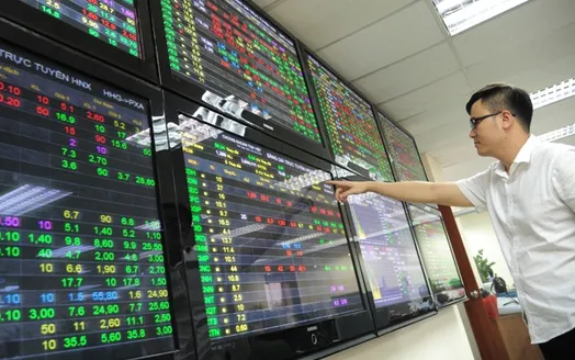 VN-Index đảo chiều, thanh khoản giảm mạnh