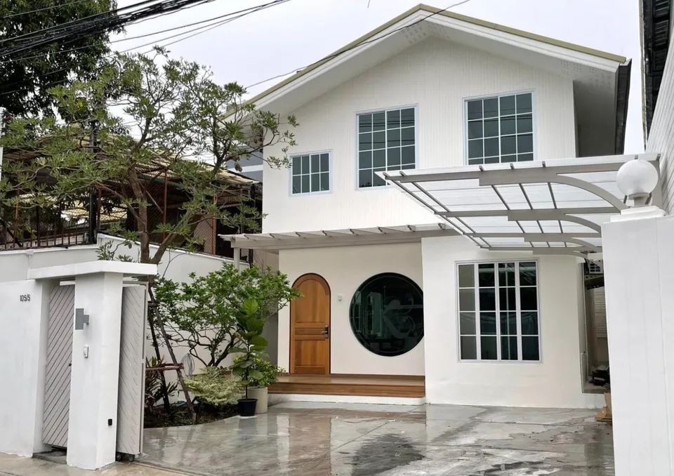 Nhà phố tông trắng: Sự lựa chọn tinh tế vượt thời gian