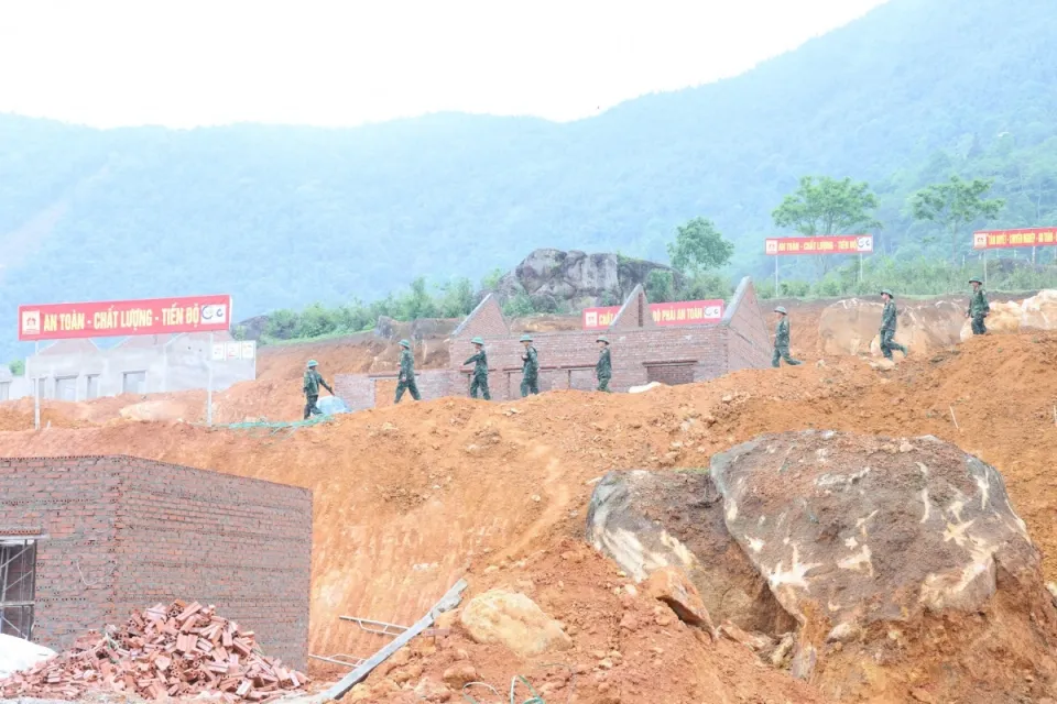 Lào Cai thi công xuyên lễ 30/4: Gấp rút hoàn thành nhà tái định cư cho dân vùng lũ
