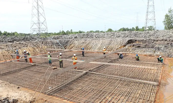 Dự án đường dây 220kV NMĐ Nhơn Trạch 3 - rẽ Mỹ Xuân - Cát Lái tập trung đẩy nhanh tiến độ với nỗ lực thi công xuyên lễ