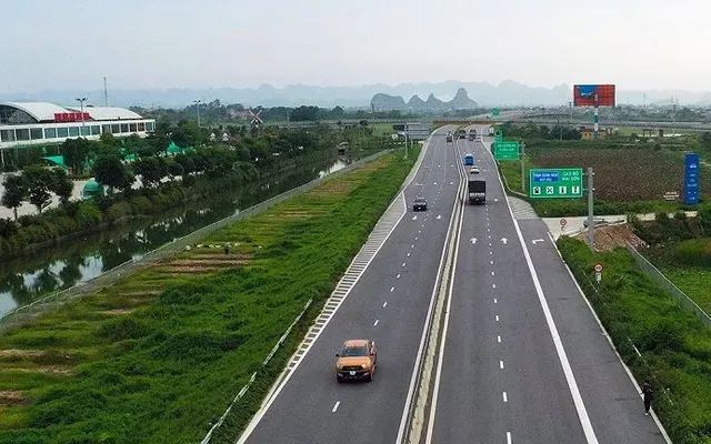 Đẩy nhanh giải phóng mặt bằng, chuẩn bị khởi công cao tốc Bắc–Nam vào 2026