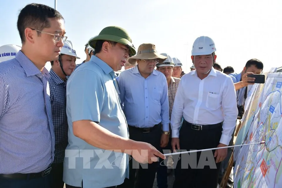 Bộ trưởng Bộ Xây dựng đôn đốc tiến độ dự án Vành đai 3 TP. Hồ Chí Minh