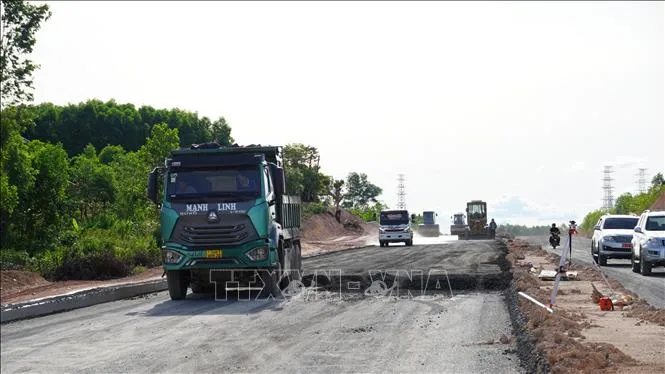 Giải phóng mặt bằng trên tuyến đường Hùng Vương (Quảng Trị) gặp khó