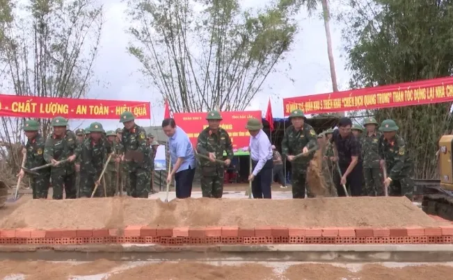 Khởi công xây dựng 684 nhà cho bà con vùng lũ Đắk Lắk