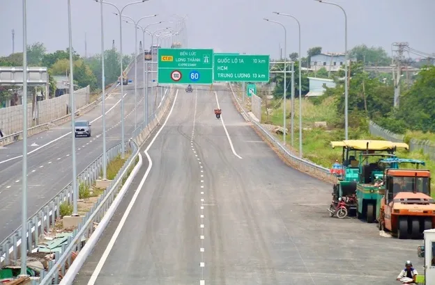 Những công trình "mở rộng đường băng" cho TP Hồ Chí Minh cất cánh