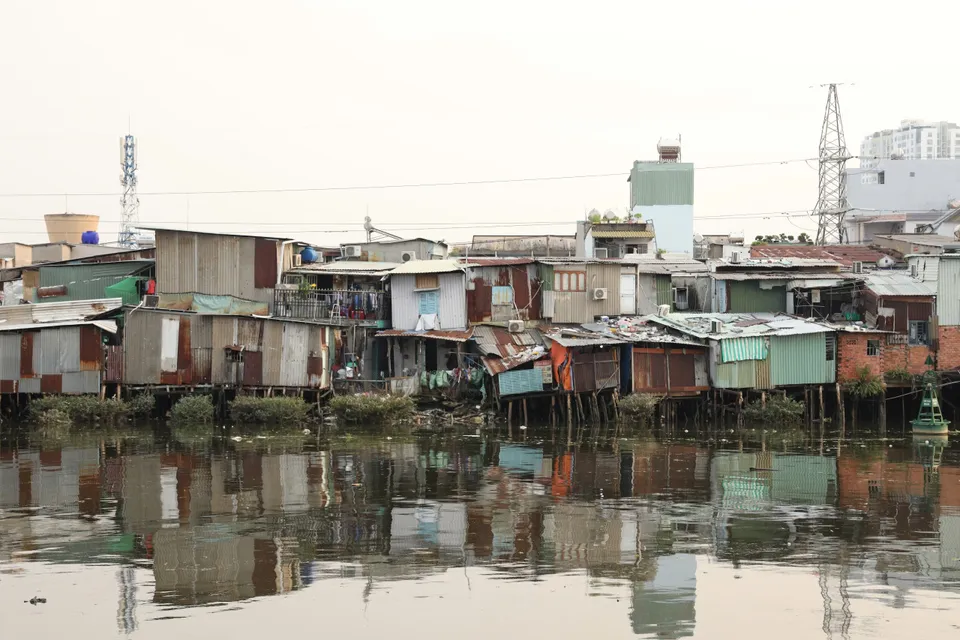 Hơn 73% nhà ven kênh tại TP Hồ Chí Minh xây dựng không phép