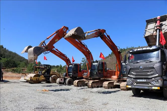 Lâm Đồng thúc tiến độ, giải ngân 2 dự án cao tốc trọng điểm