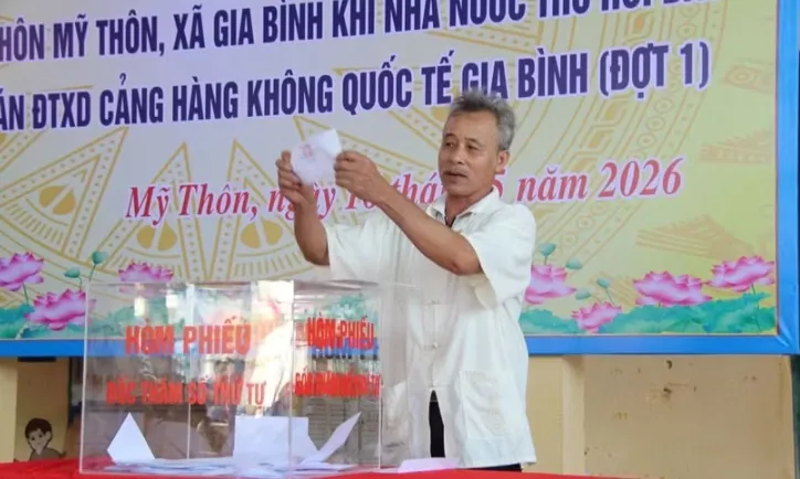 Hàng trăm hộ dân tham gia bốc thăm đất tái định cư dự án sân bay Gia Bình