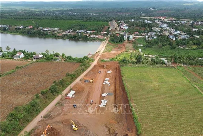 Vướng mặt bằng, nhiều dự án giao thông phía Tây Lâm Đồng chậm tiến độ