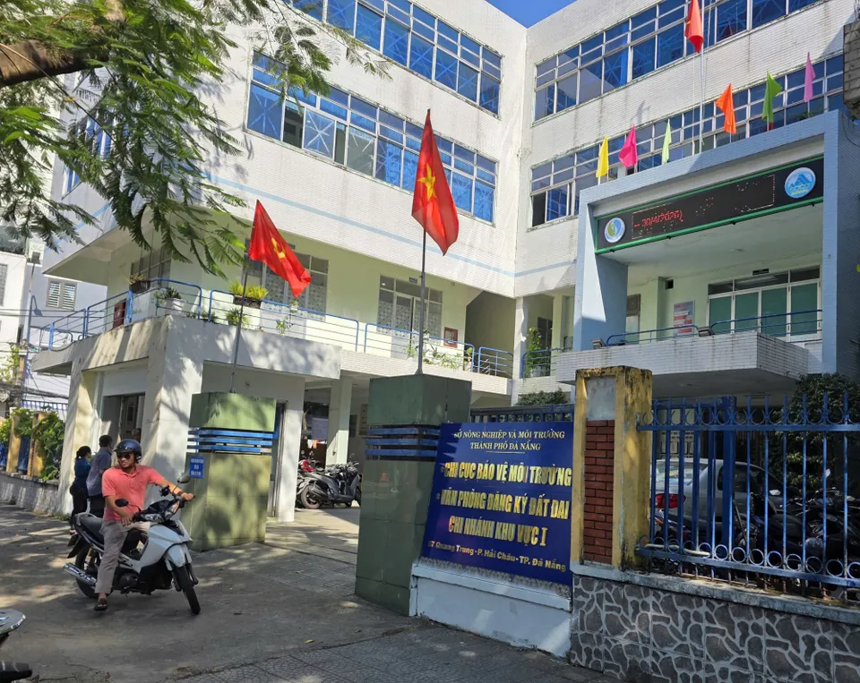 Đà Nẵng: Thí điểm ký cấp "sổ đỏ" cho các chi nhánh văn phòng đăng ký đất đai