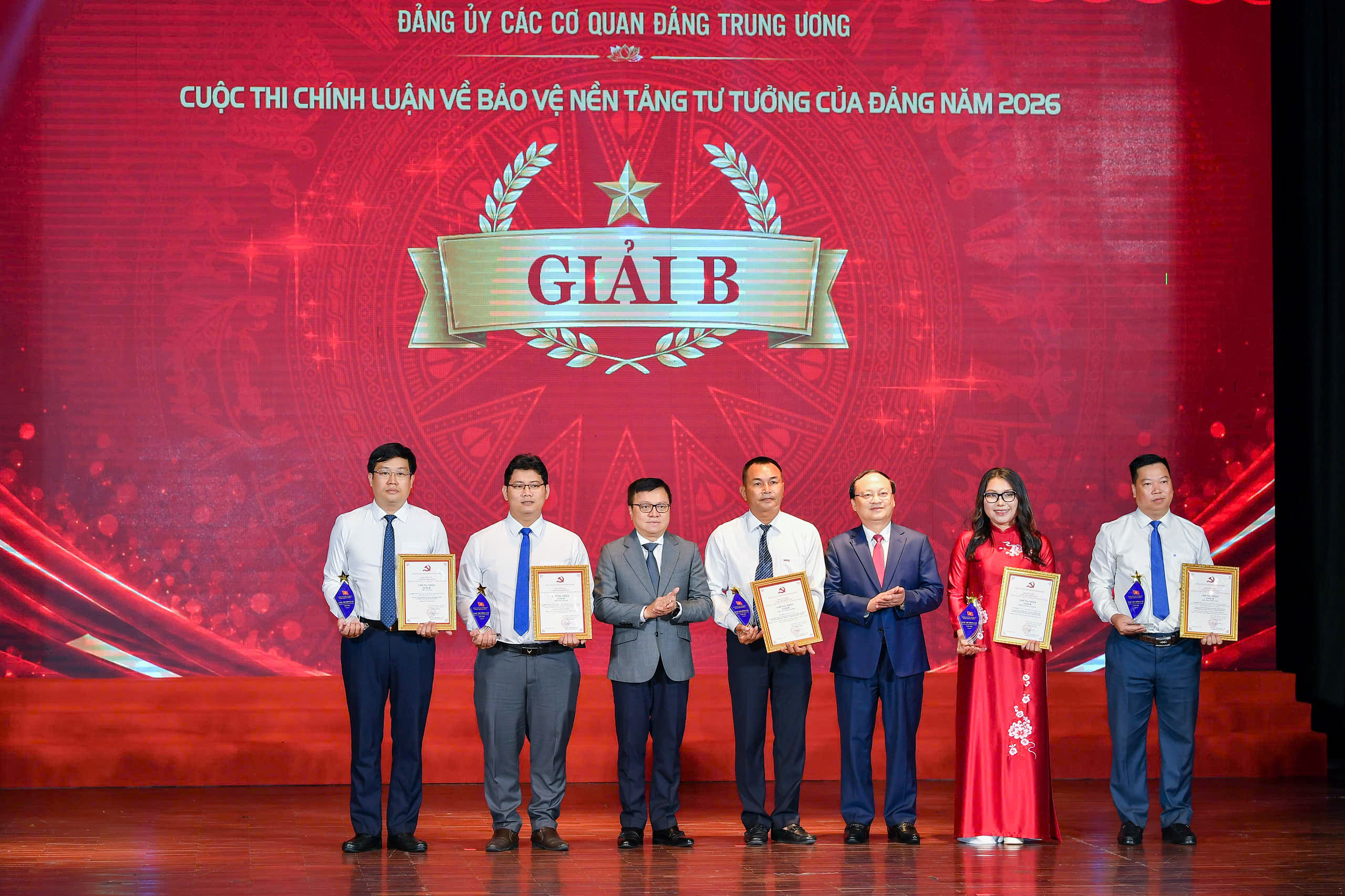 Trao giải B
