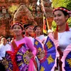 Cham festival parades Goddess Po Nagar costume