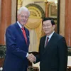 Party leaders receive former President Clinton