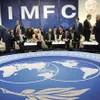 IMF warns Greece needs debt extension, may require writedown