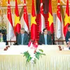 Vietnam enhances cooperation with Singapore