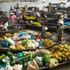 Cai Rang Floating Market bustles with activity