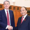 Prime Minister receives UK Foreign Secretary