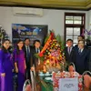 Thua Thien - Hue provincial authorities extend Xmas wishes