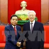 Vietnamese, Lao Party offices sign cooperation agreement