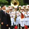 Party chief chairs welcome ceremony for Xi Jinping