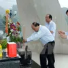 Prime Minister pays respect to war martyrs in Son La province