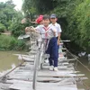 Temporary bridge helps students attend school