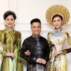 Fashion designer gives ao dai collection to museum