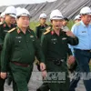 Defence Minister inspects dioxin decontamination at Danang airport