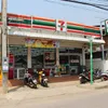 Competition heats up as convenience stores race for dominance in Vietnam