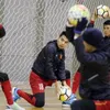 Vietnam's squad back to training indoor against heavy snow