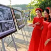 Vietnam Artistic Photo Exhibition opens in Ha Long