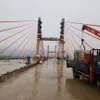 Bach Dang bridge races towards completion