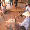 Dong Ky village preserves traditional craft of wood carving