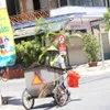 Workers struggle in scorching heat