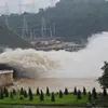 Hòa Bình opens second flood gate