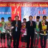 119 Lao people gain Vietnamese citizenship