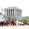 Thousands visit President Ho Chi Minh Mausoleum during Tet