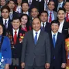 Prime Minister meets overseas Vietnamese joining Homeland Spring programme