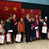 Tet gifts presented to policy beneficiaries in Hanoi, Hai Duong