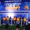 Vietnamese fans meet football legends in HCM City