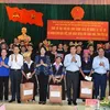 Vice President presents gifts in Yen Bai province